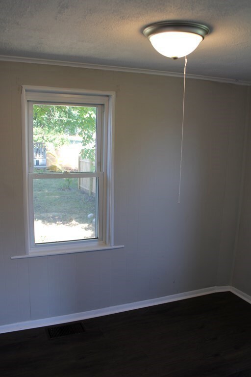 30 Fairview St E, Greenfield, MA 01301 - photo 6