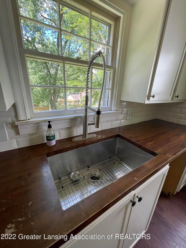 3112 Cedarbrook Ave, Lansing, MI 48910 - photo 6