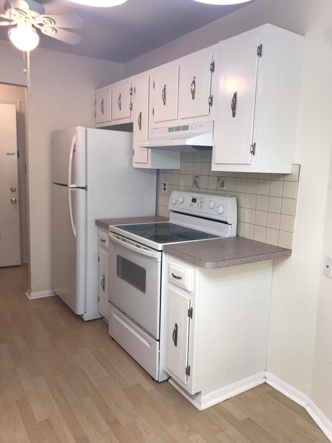 4 Pine Cluster Cir unit A, Manalapan, NJ 07726 - photo 2