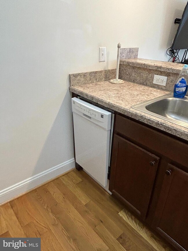 302 N Cameron St unit 205, Winchester, VA 22601 - photo 7