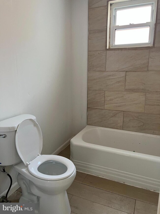 1315 W Porter St unit 2ND FLOOR, Philadelphia, PA 19148 - photo 6