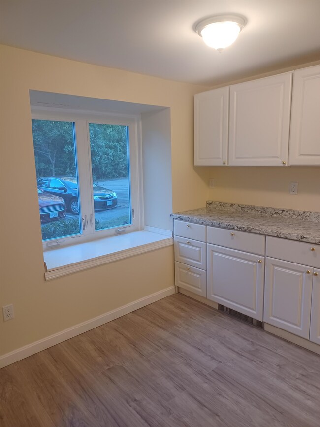 67 Fifth St unit 13, Dover, NH 03820 - photo 4