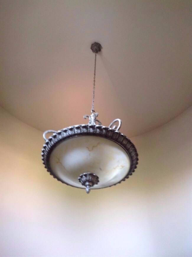 Circular entry ceiling.