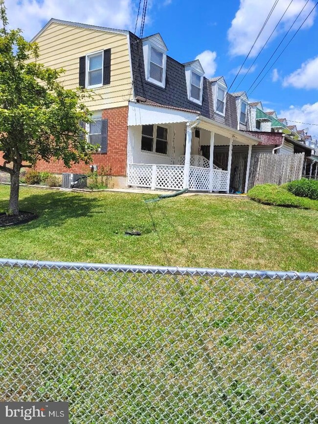 3171 Ryerson Cir, Halethorpe, MD 21227 - photo 3