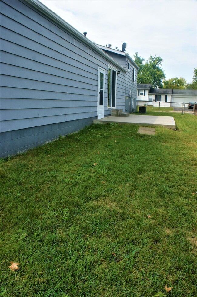 4966 Old Tree Ave, Columbus, OH 43228 - photo 5