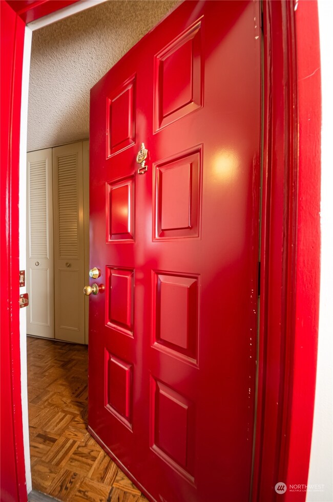 Monaco Villa unit 202B, Mercer Island, WA 98040 - photo 2