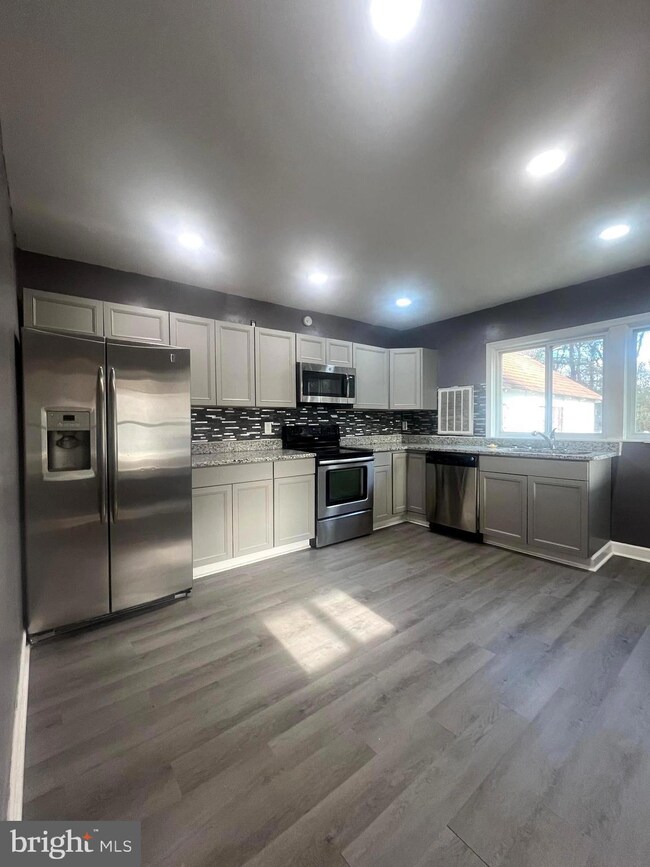 16485 Dahlgren Rd, King George, VA 22485 - photo 2