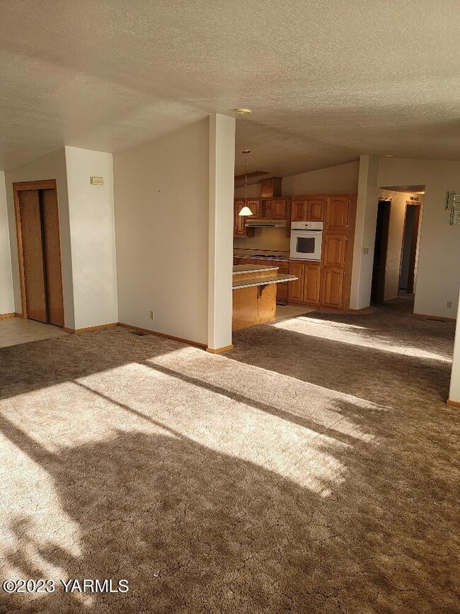 Living / Dining