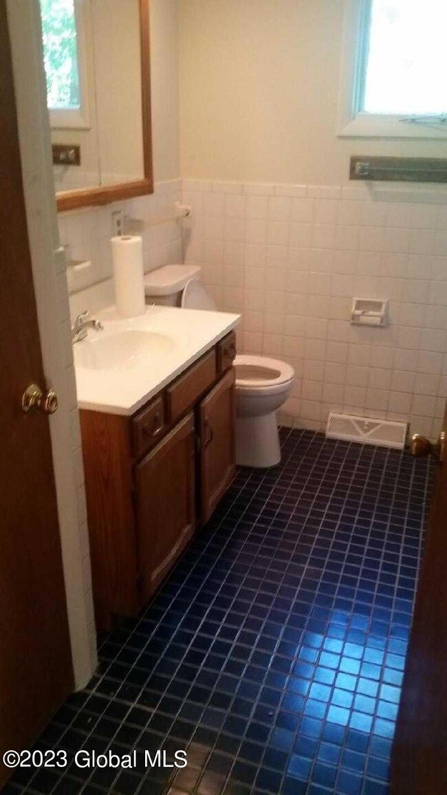 13 Croswell St, Albany, NY 12206 - photo 4