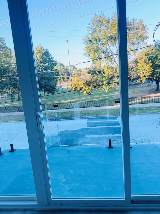 618 E 35th St, Houston, TX 77022 - photo 7