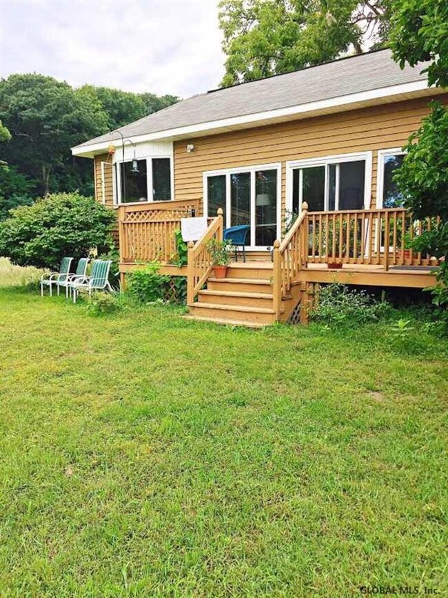 250 van Wies Pt Rd, Glenmont, NY 12077 - photo 2