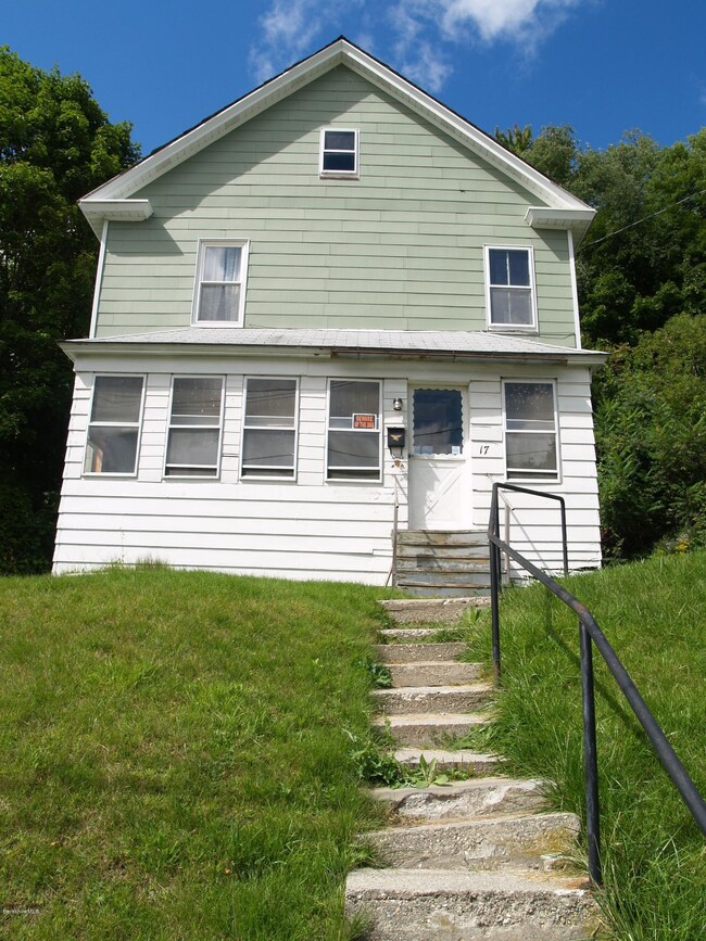 17 Tyler St, North Adams, MA 01247 - photo 3