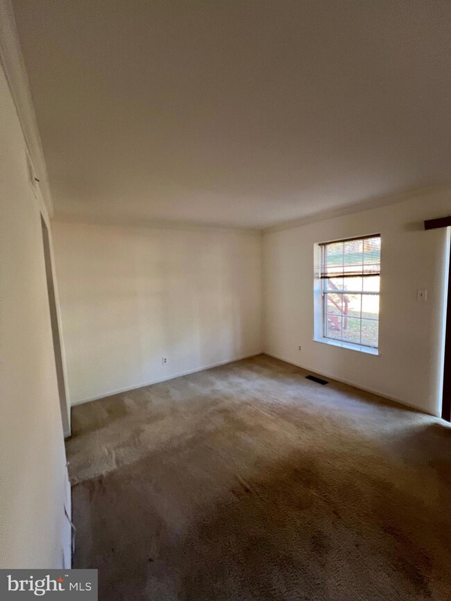 9017 Lambskin Ln, Columbia, MD 21045 - photo 5