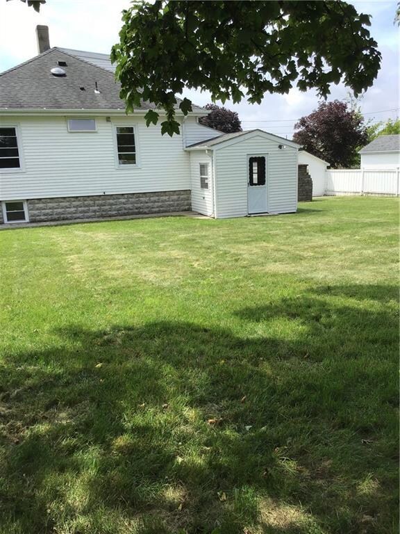 70 Fountain Ave, Cranston, RI 02920 - photo 6