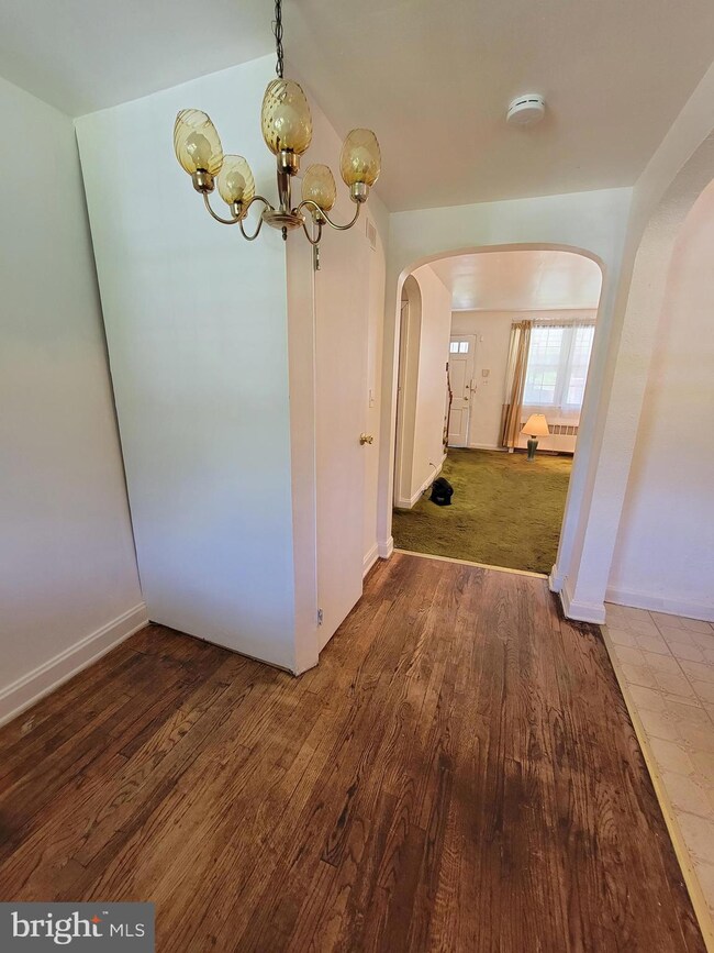 1014 Ellicott Dr, Baltimore, MD 21216 - photo 6