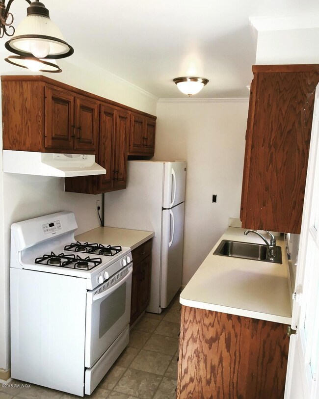 11 Fitch Ln