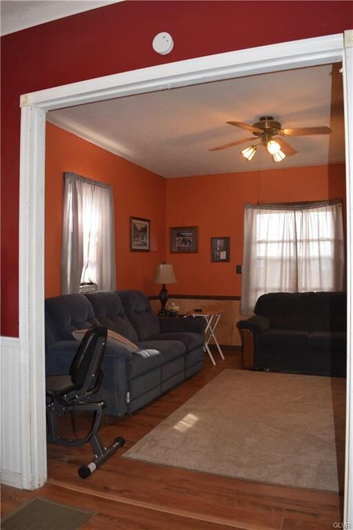 13 E Applegate Ave, Pen Argyl, PA 18072 - photo 7