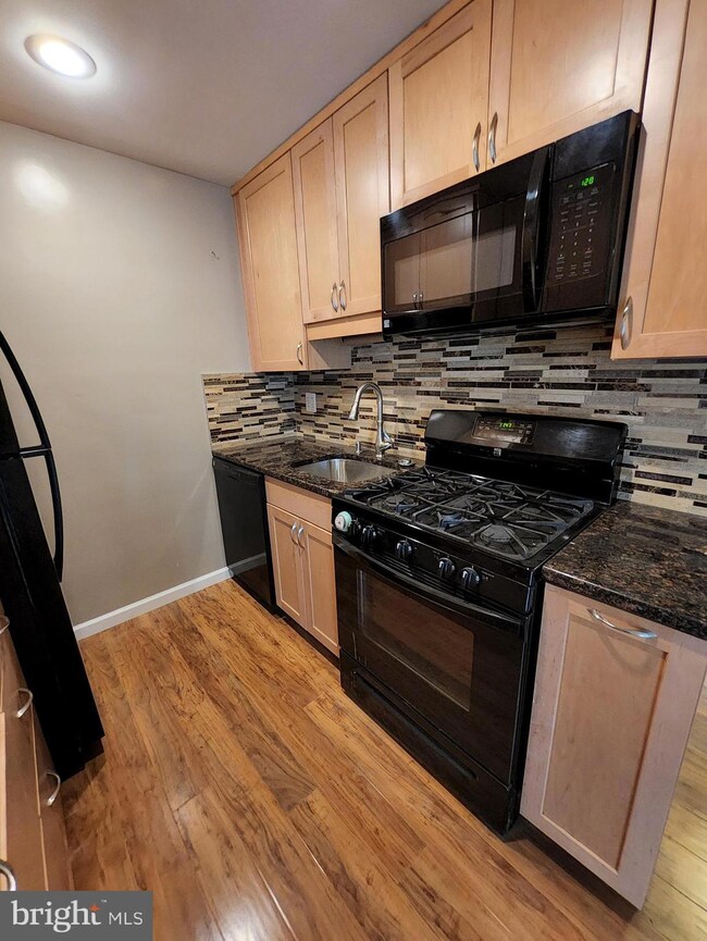 Cleveland House unit 200, Arlington, VA 22201 - photo 7