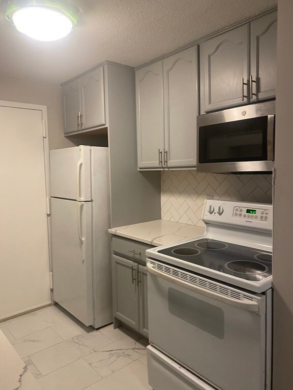 27 Village Rock Ln unit 13, Natick, MA 01760 - photo 4