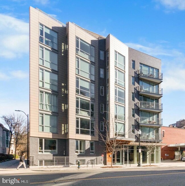 Logan 13 unit T05, Washington, DC 20005 - photo 2