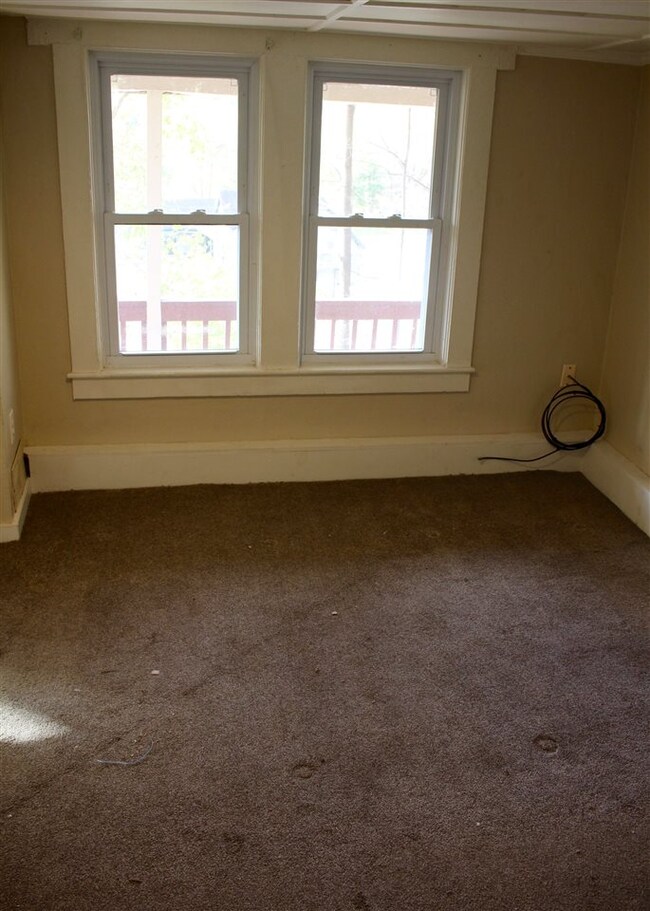 51 W Main St unit 3, Littleton, NH 03561 - photo 2