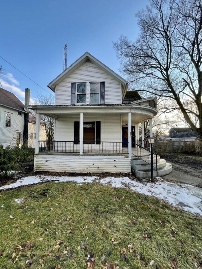 125 Hart St, Marshall, MI 49068 - photo 2