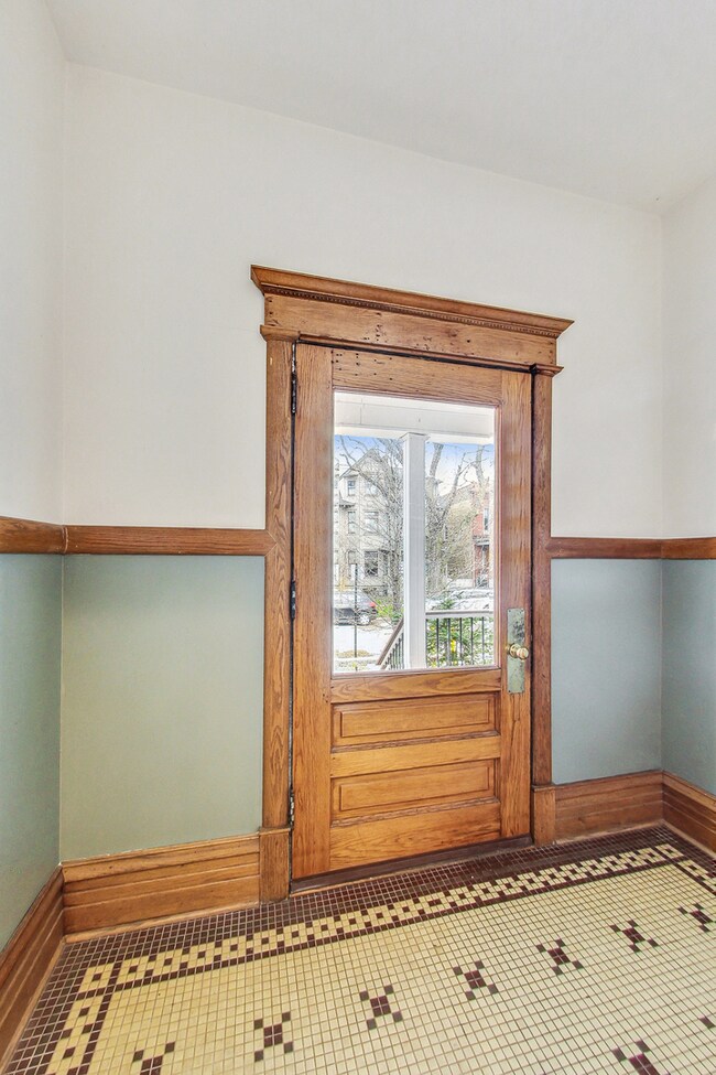 1851 W Berenice Ave unit 2, Chicago, IL 60613 - photo 6