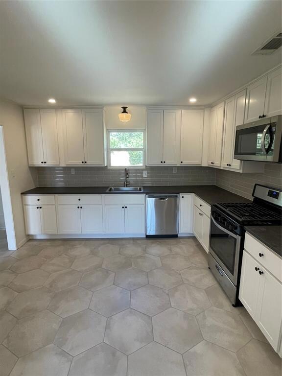 1114 Oakwood Dr, Denton, TX 76205 - photo 4