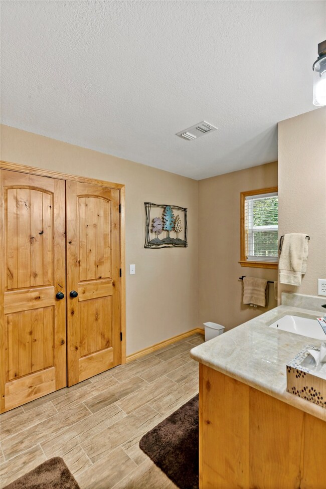 3227 E 2120 Rd, Hugo, OK 74743 - photo 6