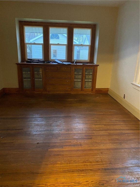 FORMAL DINING ROOM HARDWOOD FLOORS