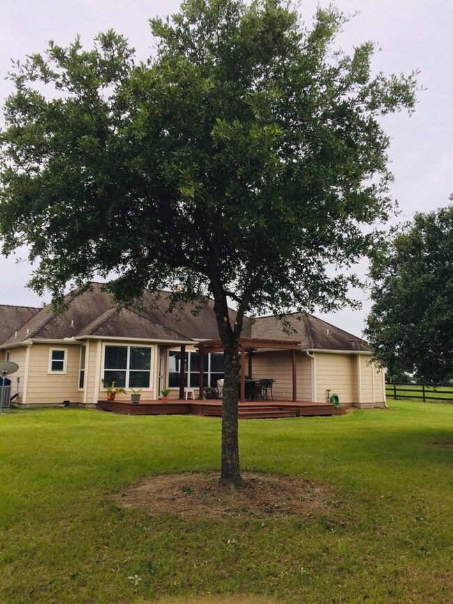 29302 Waller Spring Creek Rd, Waller, TX 77484 - photo 2