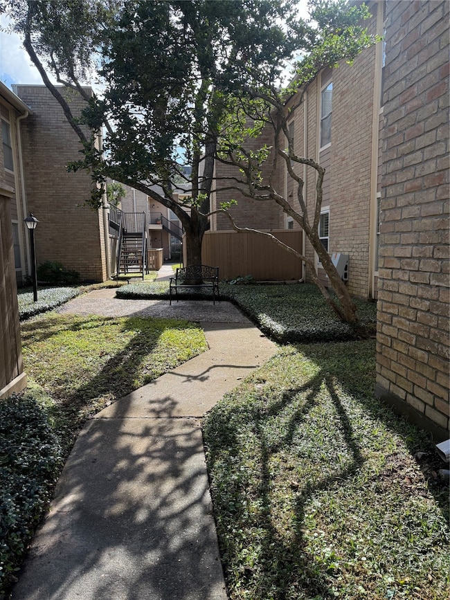 706 Bering Dr unit 103, Houston, TX 77057 - photo 5