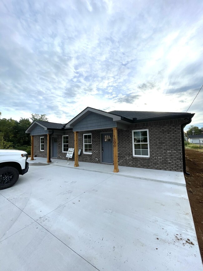 1300 Green Ln, Shelbyville, TN 37160 - photo 2