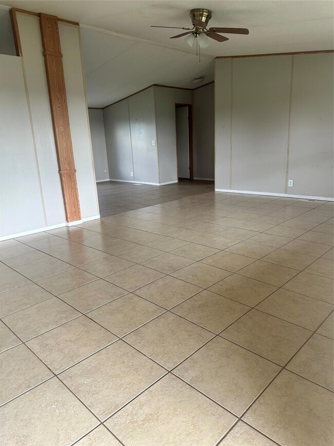 2012 Tepar Ln, Cleburne, TX 76031 - photo 4