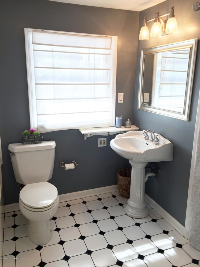 139 1/2 Center Ave, Atlantic Highlands, NJ 07716 - photo 4