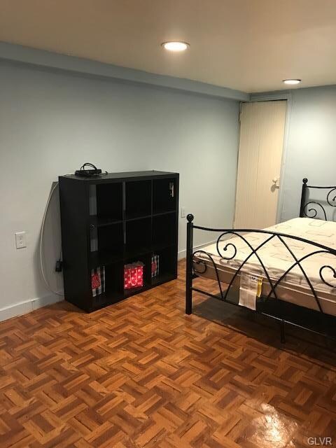 Apt 1