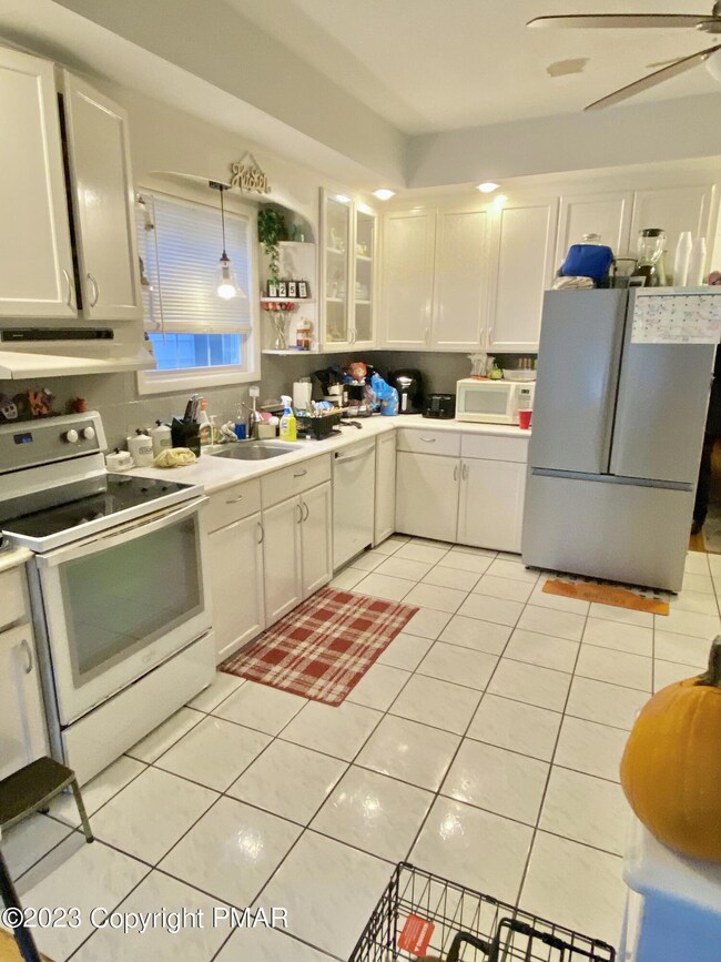 916 W Elm St, Scranton, PA 18504 - photo 6