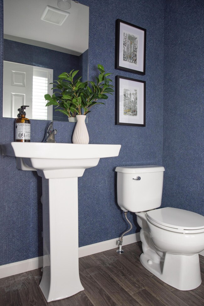 CSS002-i2280-Powder Room2