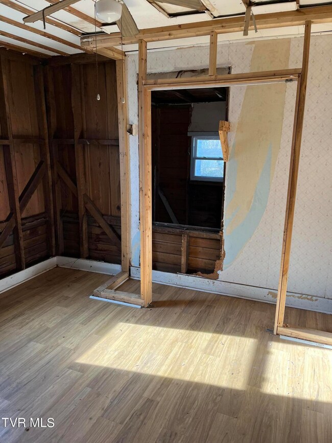 921 Hopson St, Johnson City, TN 37601 - photo 5