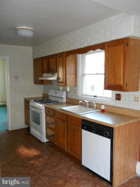 28 Pelczar Ave, Essex, MD 21221 - photo 3