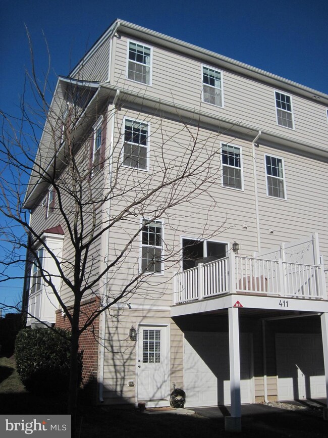 411 N Line St, Lansdale, PA 19446 - photo 3