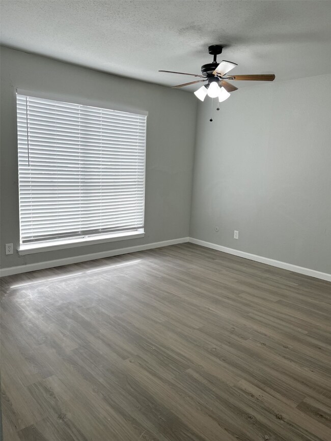 6200 W Tidwell Rd unit 1901, Houston, TX 77092 - photo 6