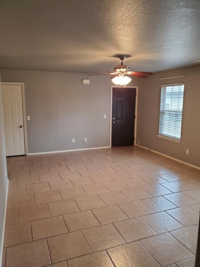 221 Carrigan Rd unit A, Elkins, AR 72727 - photo 3