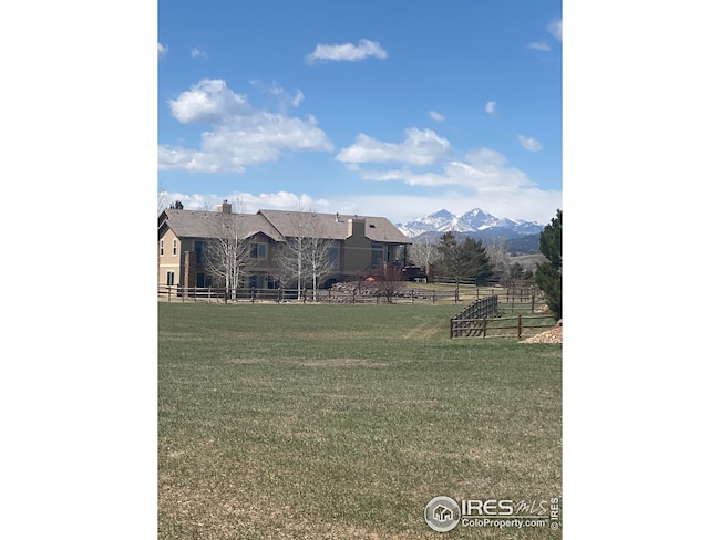 Expansive views of the mountains!