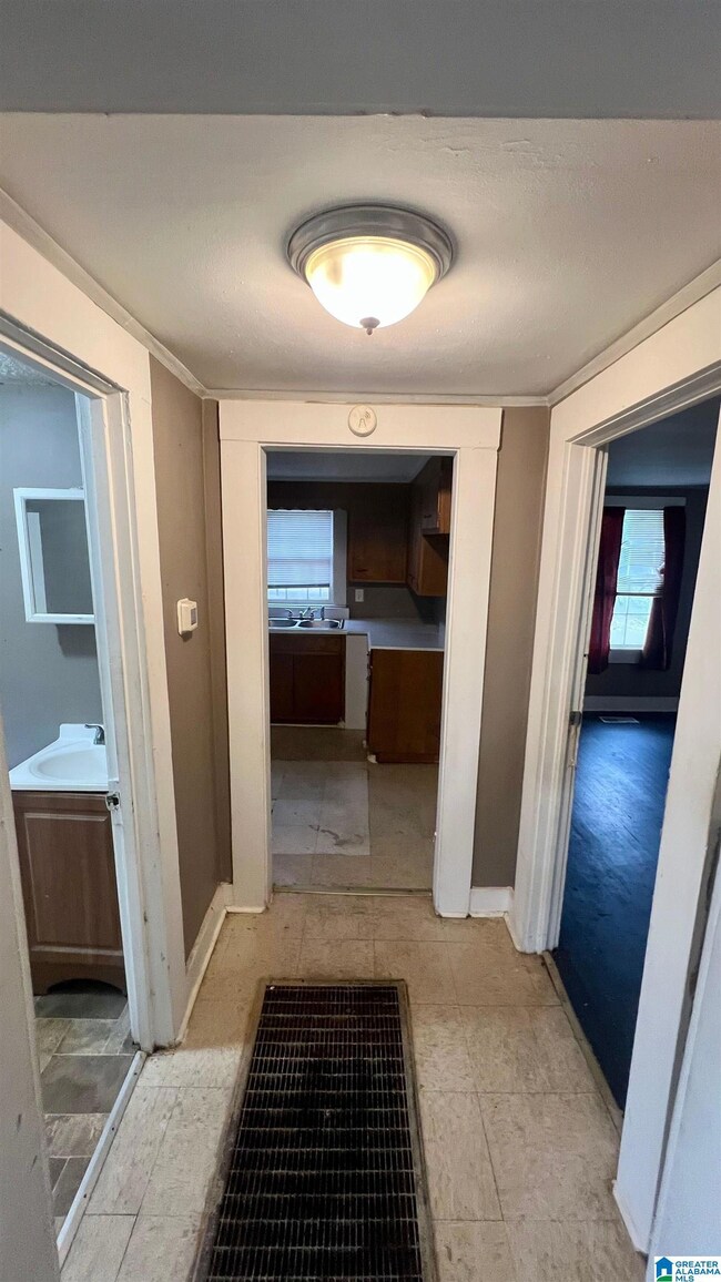 1509 20th Place SW, Birmingham, AL 35211 - photo 6