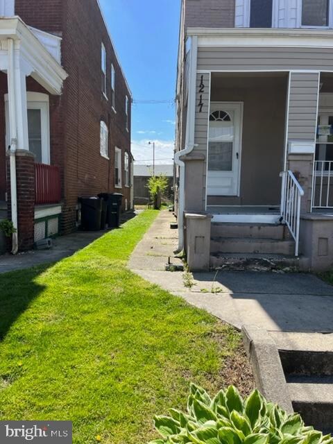 1217 E 9th St, Crum Lynne, PA 19022 - photo 2