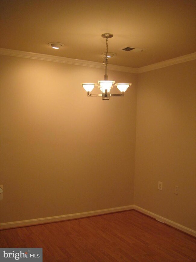 1025 Gardenview Loop unit 101, Woodbridge, VA 22191 - photo 7