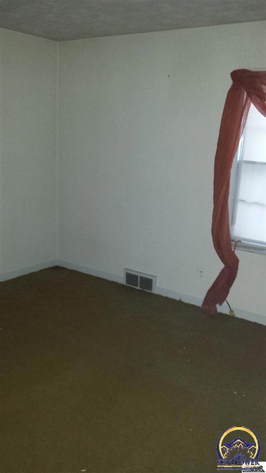 857 SW Webster Ave, Topeka, KS 66606 - photo 6