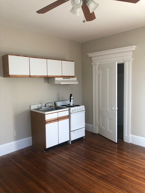 248 Lafayette St unit 6, Salem, MA 01970 - photo 6