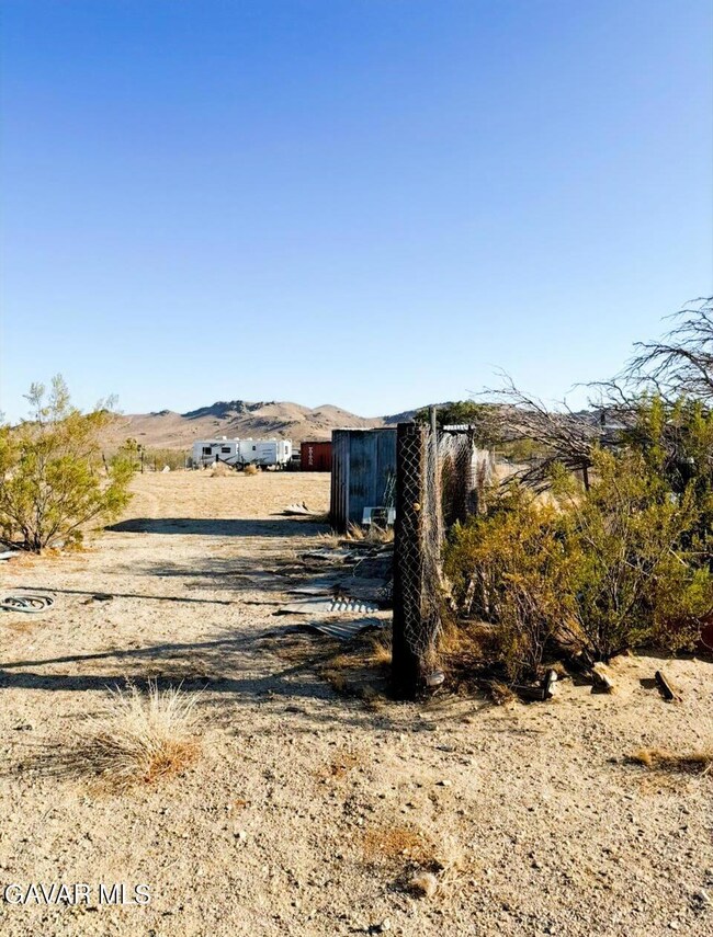 61 Joshua Ln, Mojave, CA 93501 - photo 4